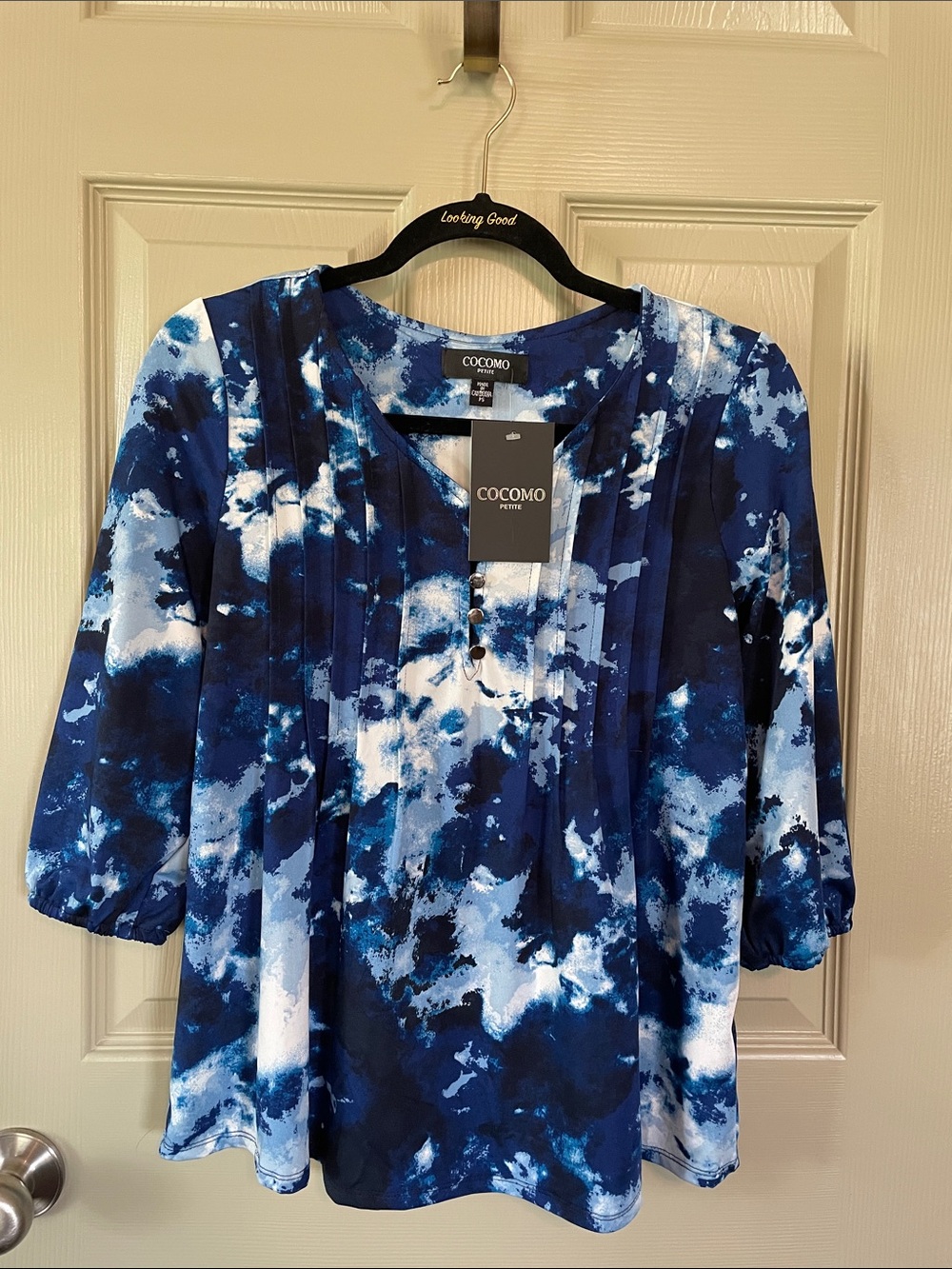 NWT Cocomo Blue and White Tie-Dye Pintuck V-Neck Blouse - Petite Small